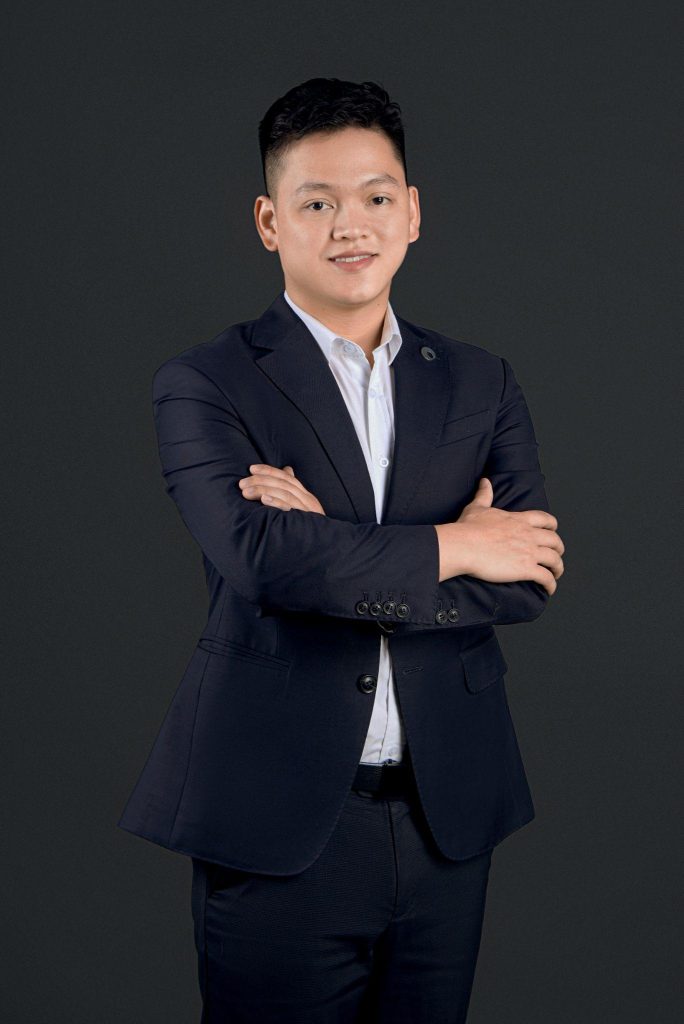 Author Nguyễn Hoàng Tiến