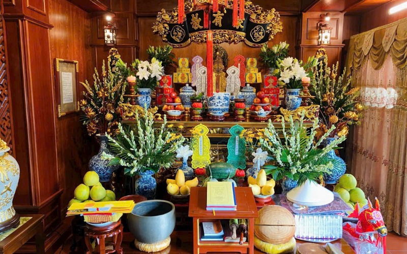 Cách bài trí bàn thờ gia tiên