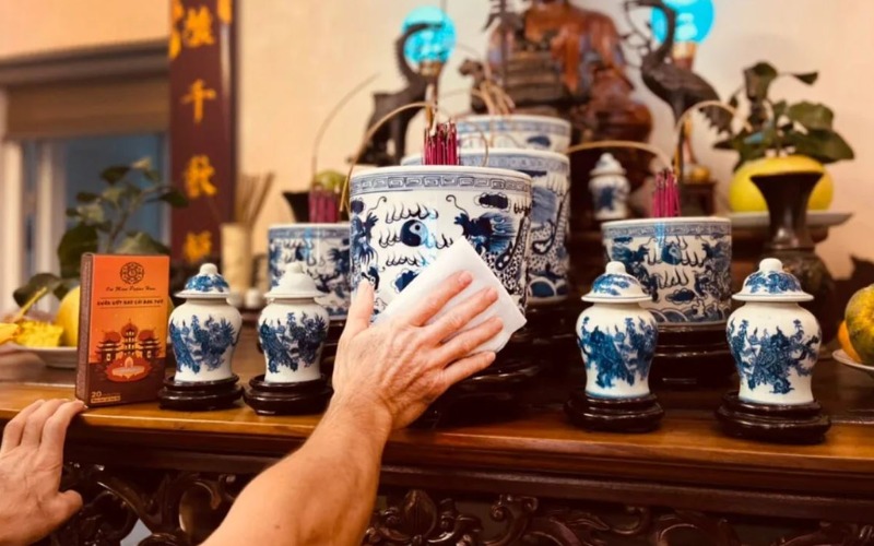 cách bao sái bàn thờ